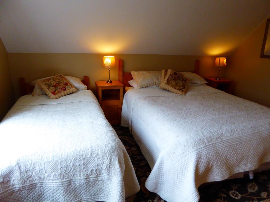 Camillaun Lodge With Lough Corrib Boat Hire Oughterard Extérieur photo