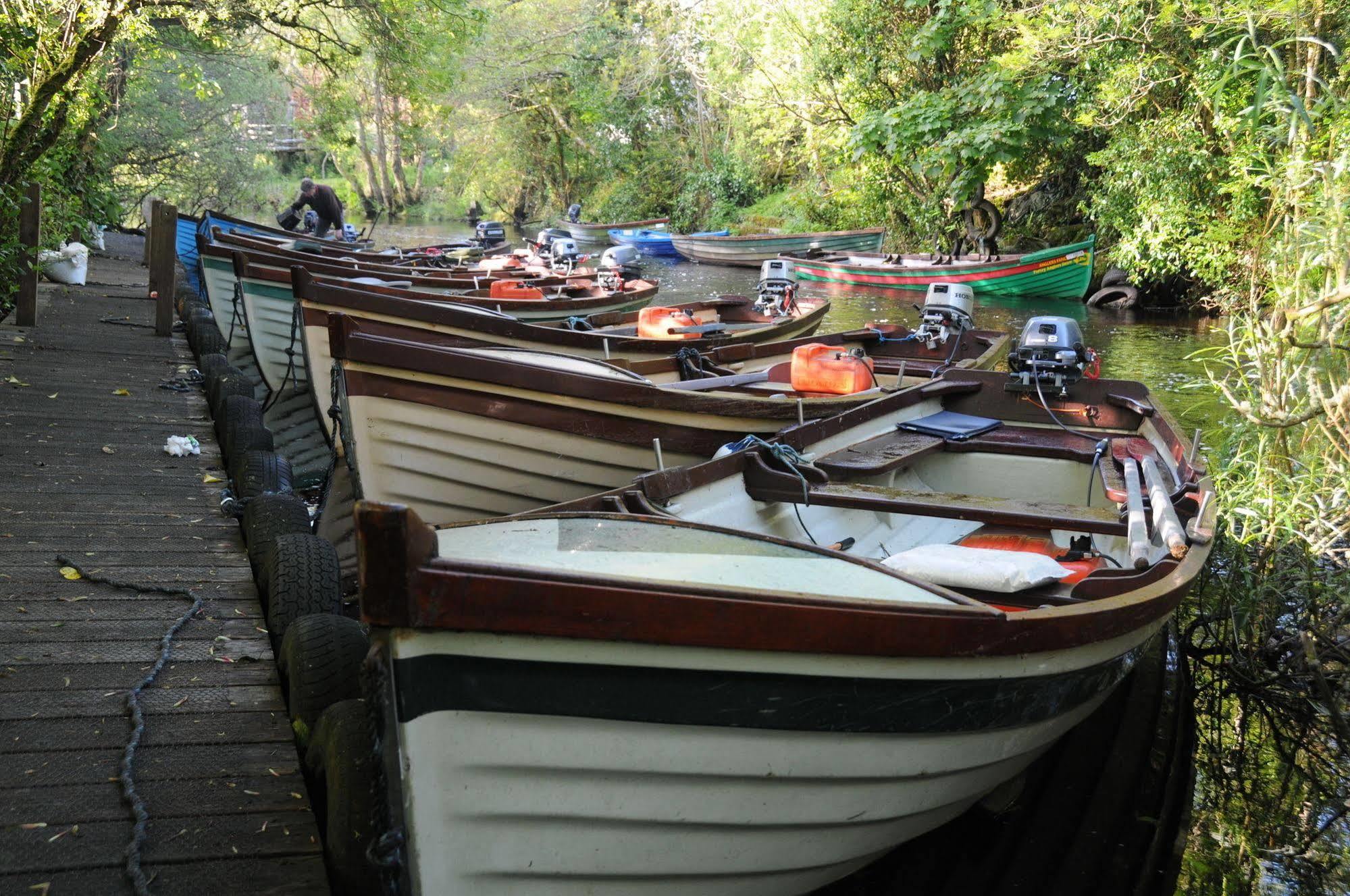 Camillaun Lodge With Lough Corrib Boat Hire Oughterard Extérieur photo
