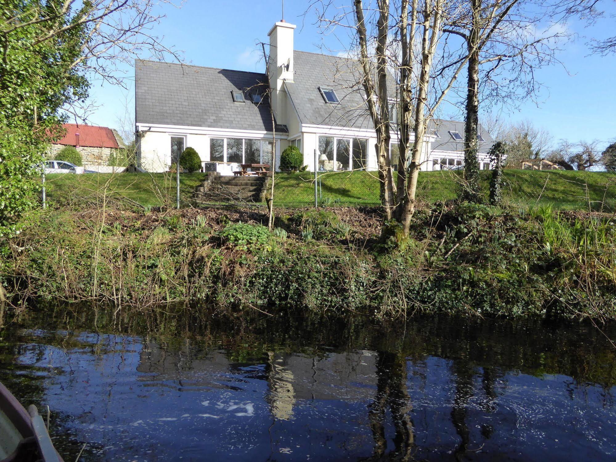 Camillaun Lodge With Lough Corrib Boat Hire Oughterard Extérieur photo